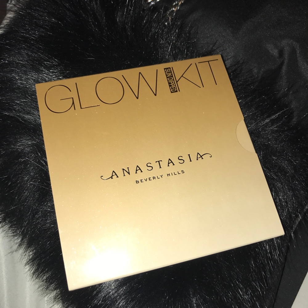 Anastasia Beverly Hills “sundipped” Glowkit❤️